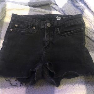 2/$15 gap shorts 👑